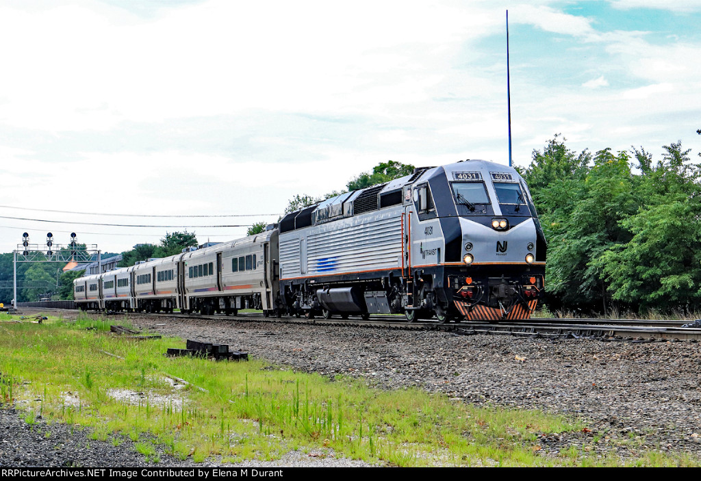 NJT 4031 on 1249